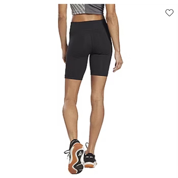 Reebok women’s Bike shorts 🖤 - Picture 2 of 9